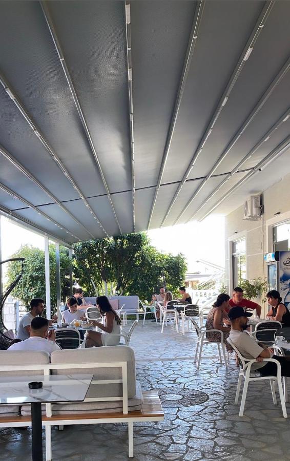 Hotel Lidi Sarandë Exteriör bild